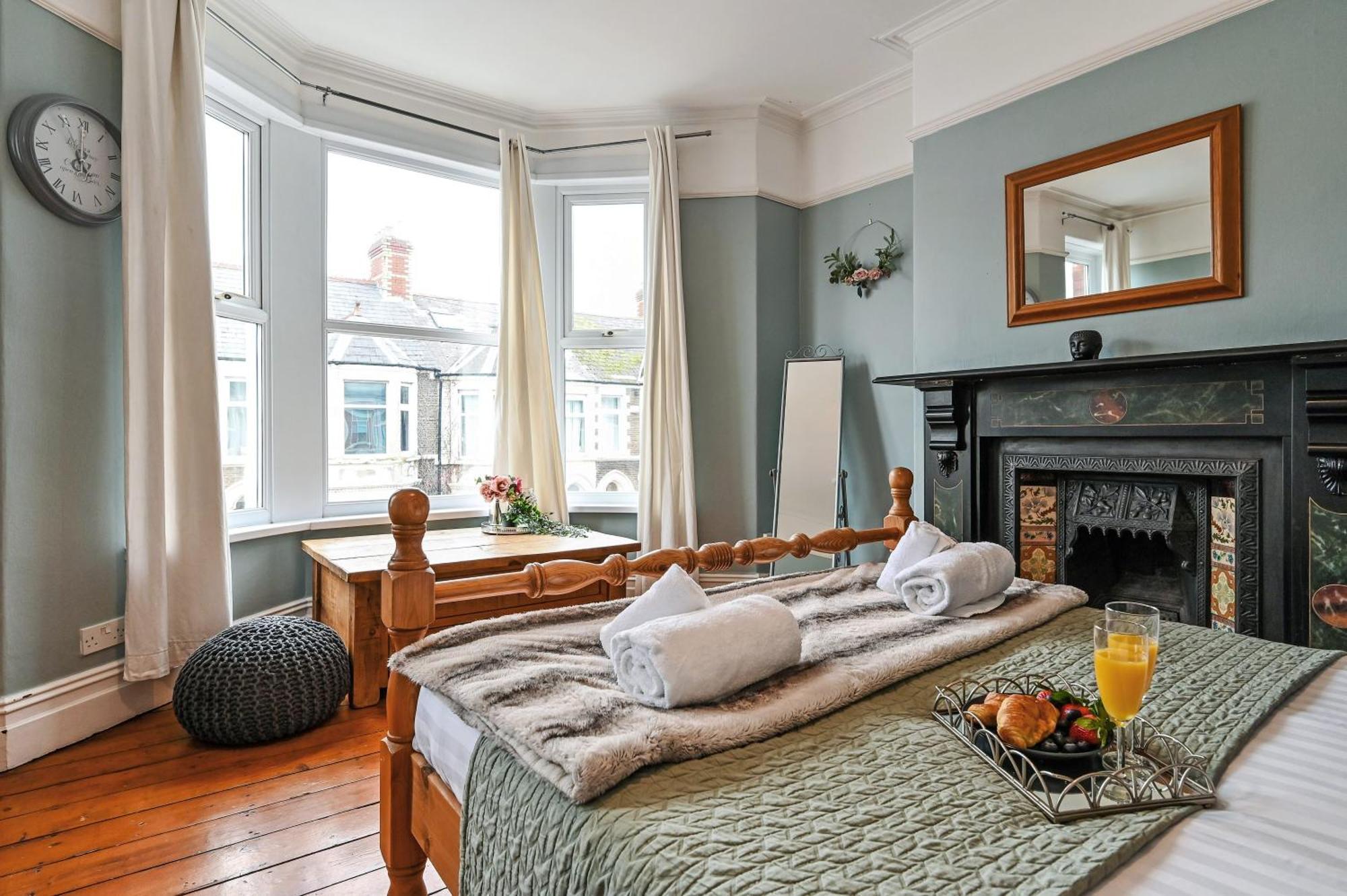Beautiful Townhouse, Great Location - Pet Friendly Cardiff Exterior foto