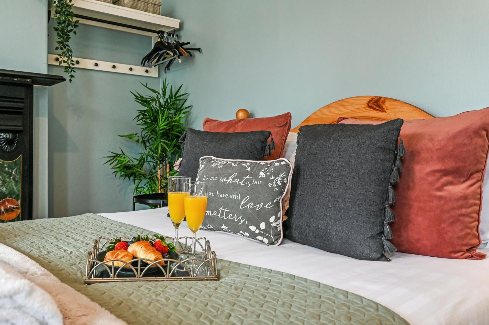 Beautiful Townhouse, Great Location - Pet Friendly Cardiff Exterior foto