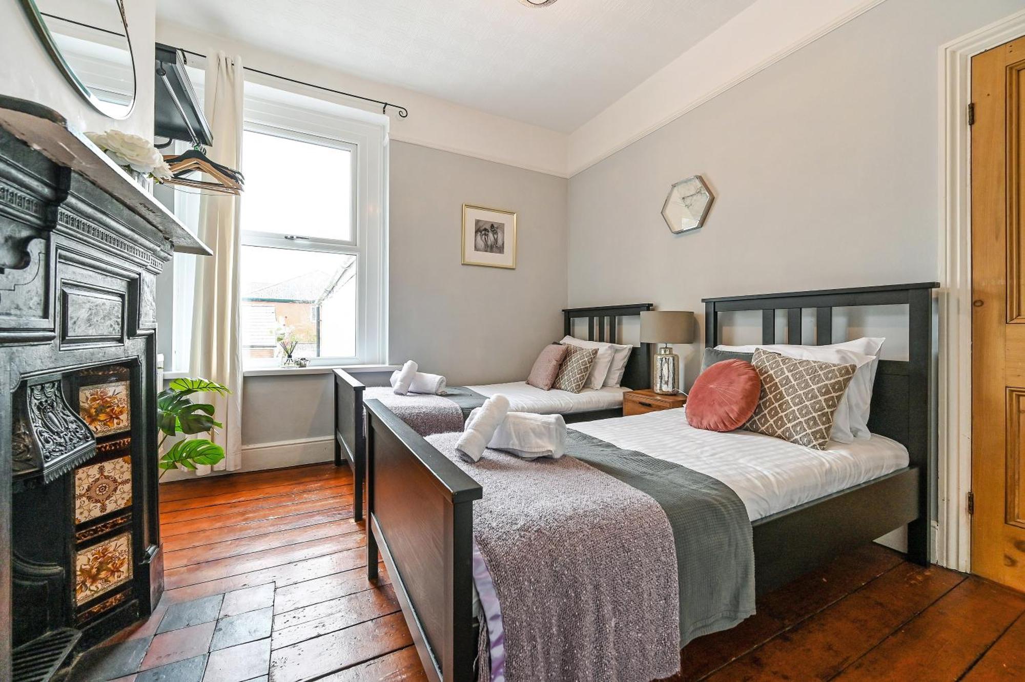 Beautiful Townhouse, Great Location - Pet Friendly Cardiff Exterior foto