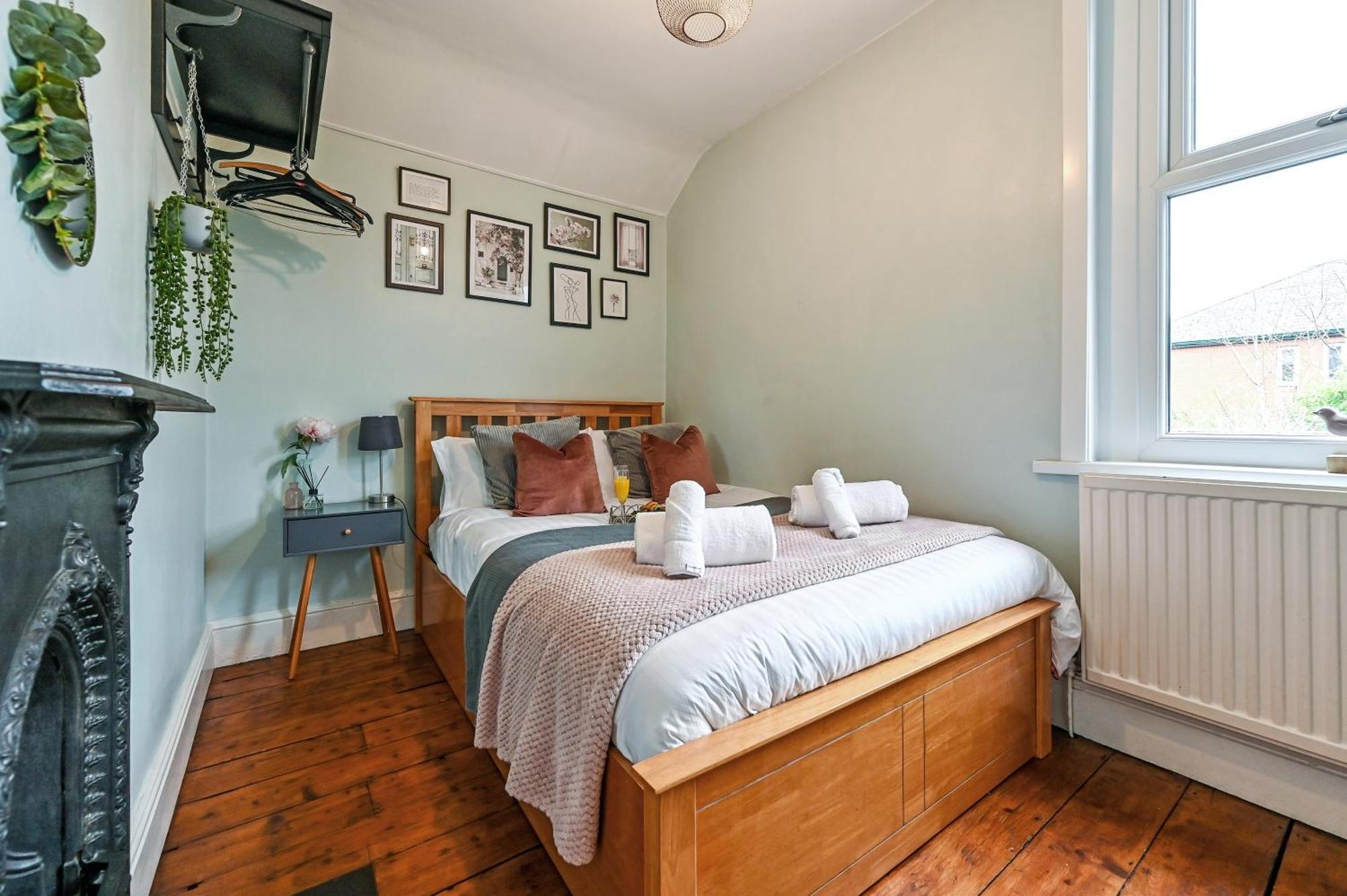 Beautiful Townhouse, Great Location - Pet Friendly Cardiff Exterior foto