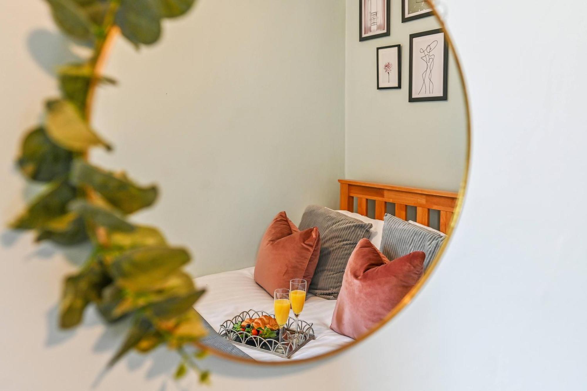 Beautiful Townhouse, Great Location - Pet Friendly Cardiff Exterior foto
