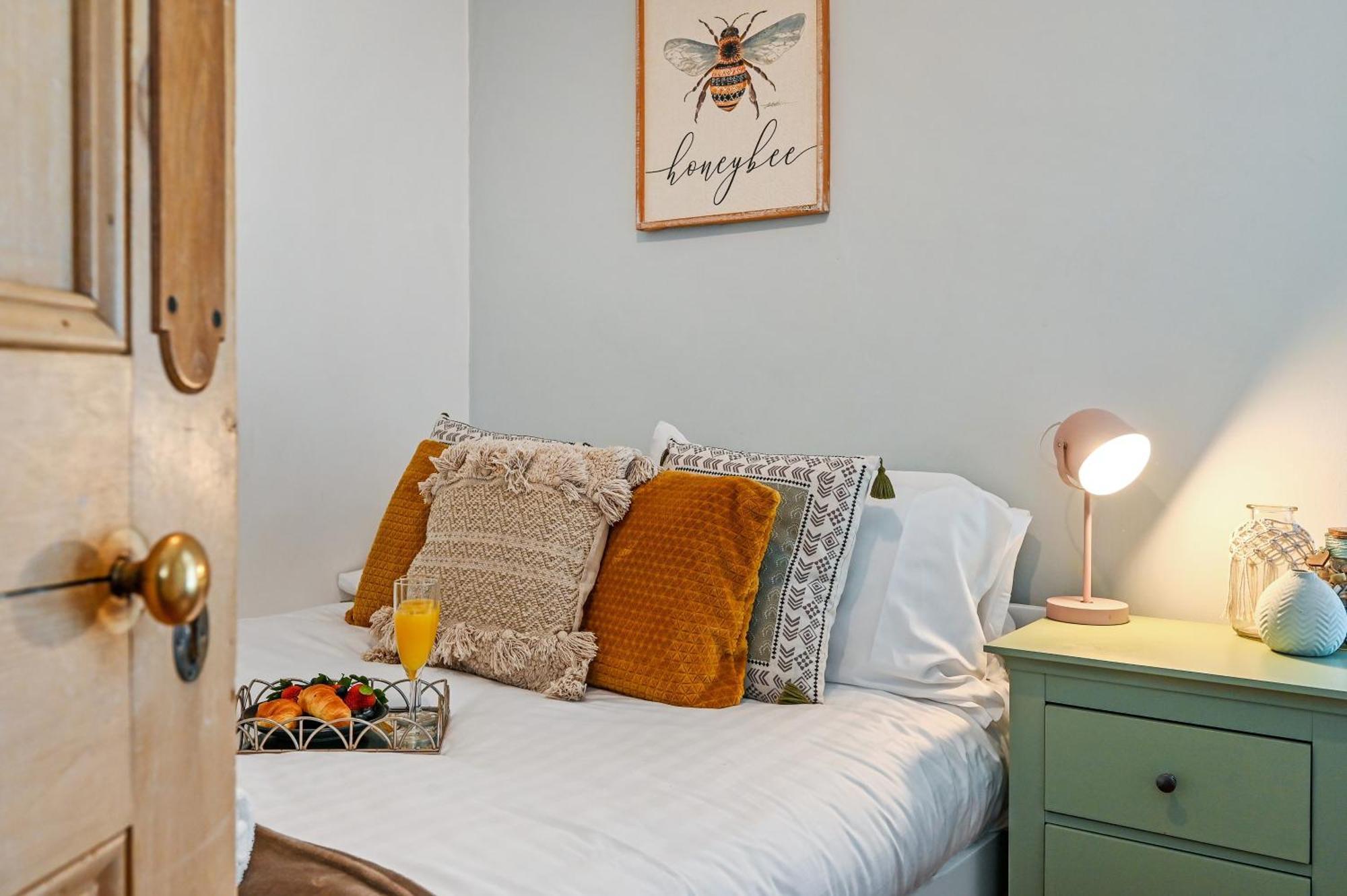 Beautiful Townhouse, Great Location - Pet Friendly Cardiff Exterior foto